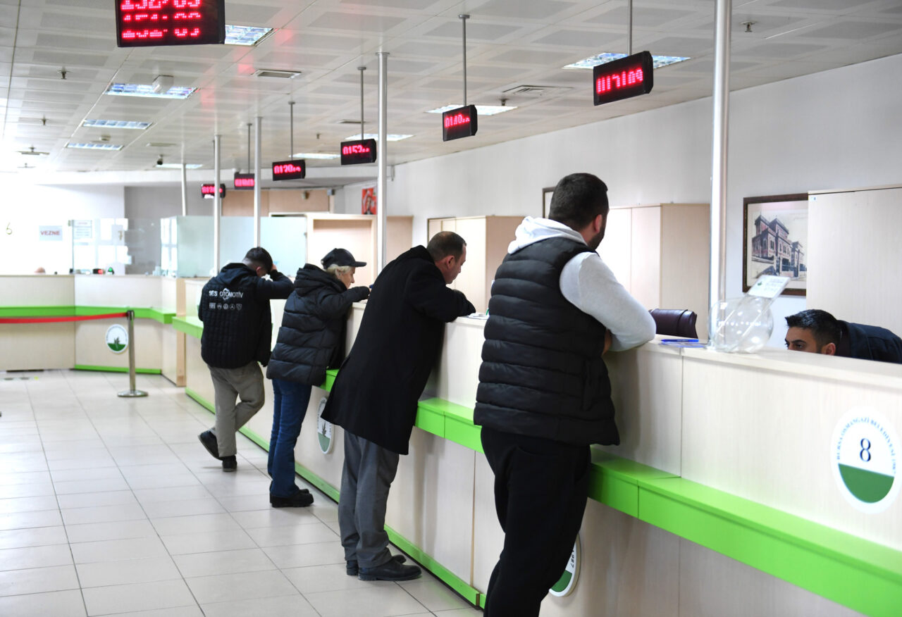 Osmangazi’de vezneler hafta sonu açık olacak Mayıs ve Kasım aylarında iki taksit olarak ödenen Emlak ve