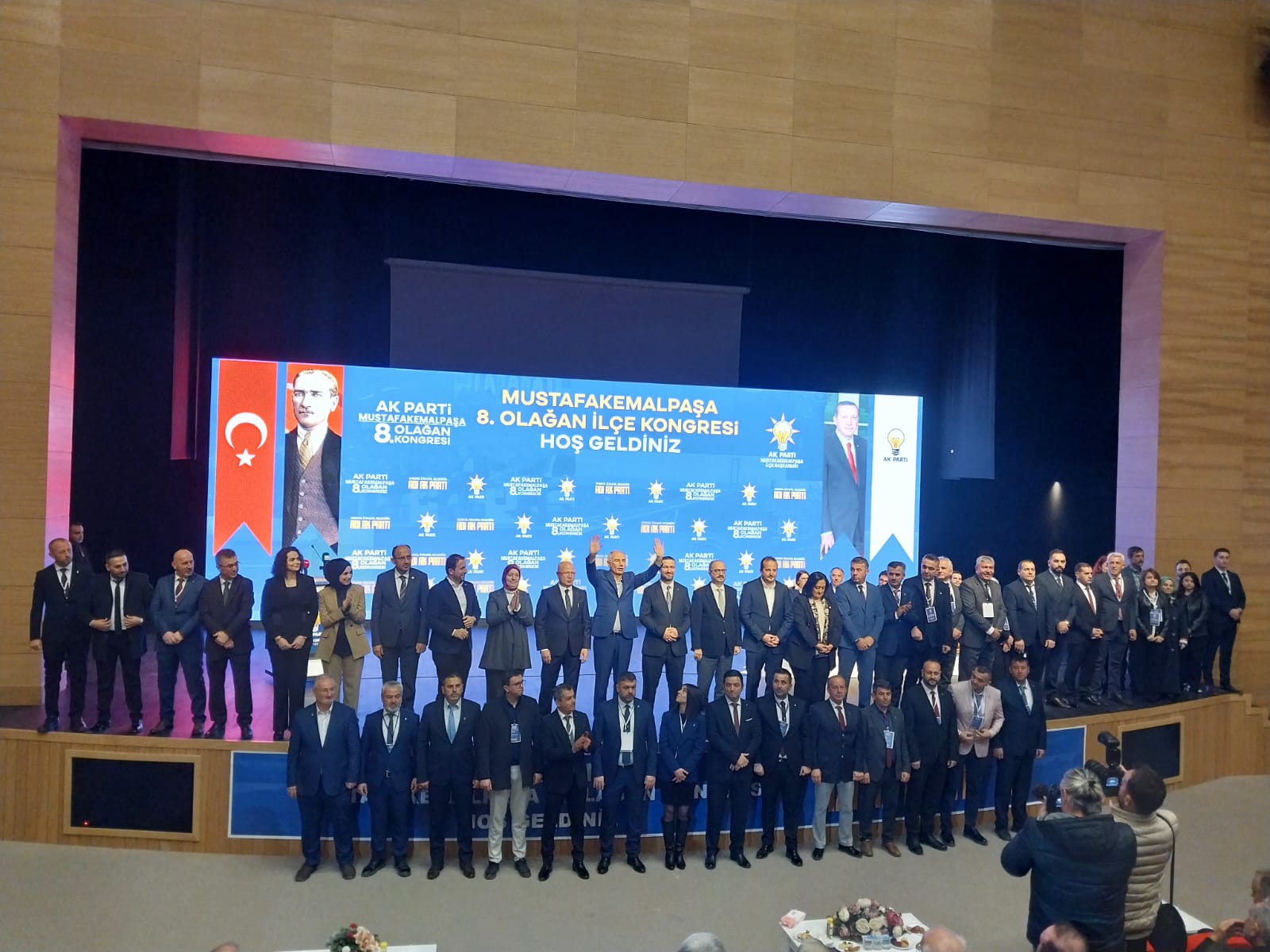 AK Parti Mustafakemalpaşa’da kongre heyecanı Mevcut başkan Mutlu Turgut’un sosyal medya hesabından davette bulunduğu ve