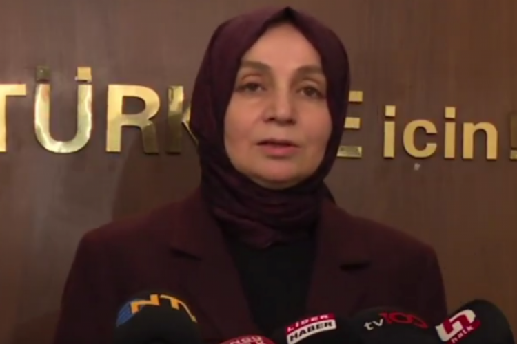 Aile hekimlerinden alınan bazı sağlık raporları ücretli olacak! AK Parti Grup Başkanvekili Leyla Şahin Usta kritik açıklamalarda bulundu.