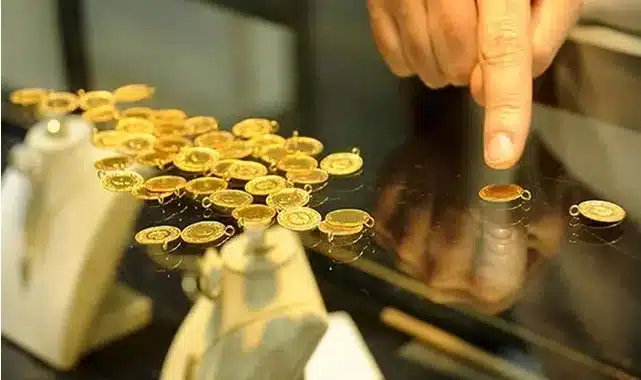 Altın yatırımcılarını şaşırtan gelişme! Altın piyasasındaki hareketlilik devam ediyor. Yatırımcılar “Gram altın bugün ne