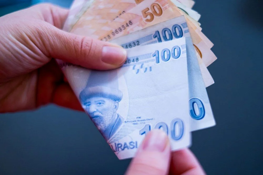 Asgari ücret zammı için ilk toplantı tarihi belli oldu! Asgari ücretin 31 Aralık’a kadar tespit edilerek kamuoyuyla paylaşılması gerekiyor.