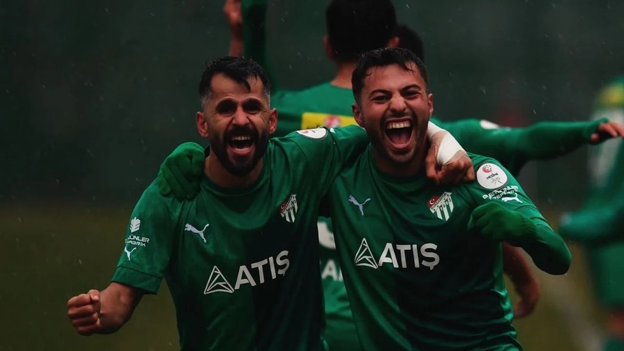 Bursaspor’dan şampiyonluğa doğru tek atış! 3. Lig’de 12. hafta mücadelesinde Bursaspor, 23 Elazığ FK ile