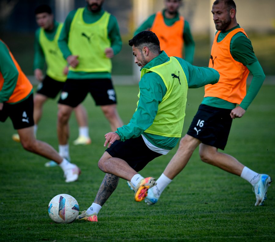 Bursaspor – Artvin Hopaspor maçının saati değişti! Bursaspor Başkanı Enes Çelik’in paylaşımı şöyle; Türkiye Futbol Federasyonu‘na bulunduğumuz
