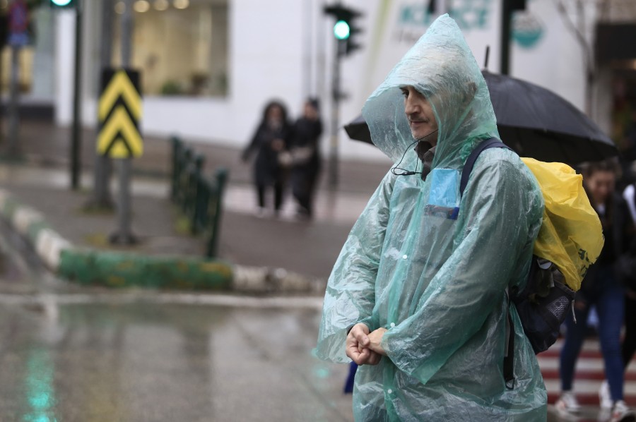 Bursa’da dün kasım ayı yağış ortalamasının yarısı kadar yağmur yağdı! Meteoroloji Genel Müdürlüğünden alınan bilgiye göre, Bursa’nın kasım ayı uzun