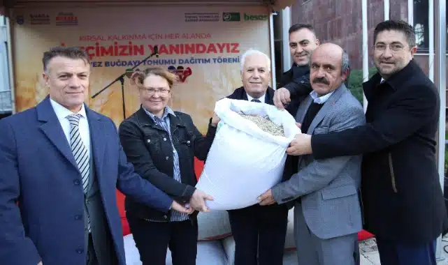Bursa Büyükşehir’den tarımda ürün kalitesini artırmaya yönelik destek! Bursa’da köyden kente göçün önüne geçmek adına çiftçiye destek veren