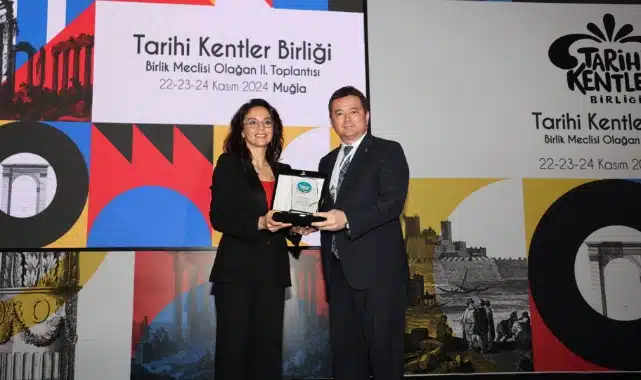 Tarihi Kentler Birliği’nden Osmangazi Belediyesi’ne ödül Türkiye genelinde 469 belediyenin üye olduğu Tarihi Kentler Birliği tarafından