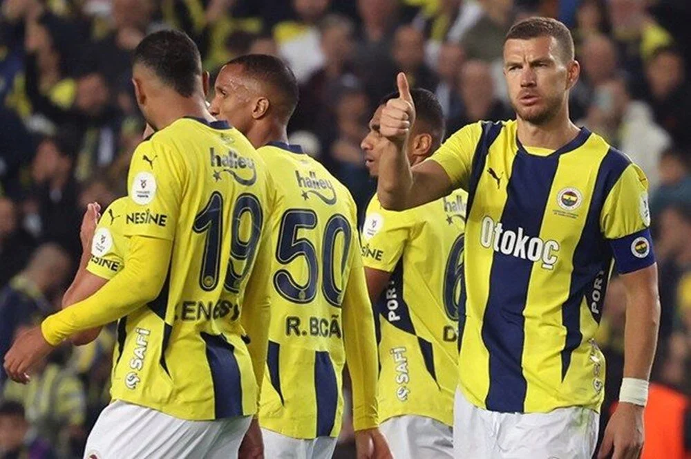 Fenerbahçe’nin forma sponsoru değişiyor! Sarı-lacivertlilerin mevcut forma sponsoru Puma‘yla sözleşmesi sonlanacak ve yeni forma