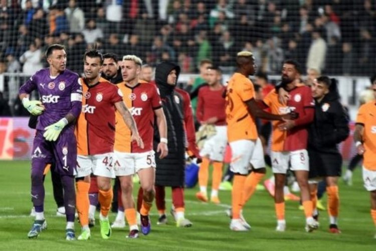 Galatasaray’da maç sonu gerginliği! Galatasaray, Bodrum FK‘yı 1-0 mağlup ederek namağlup liderliğini sürdürürken, maçın