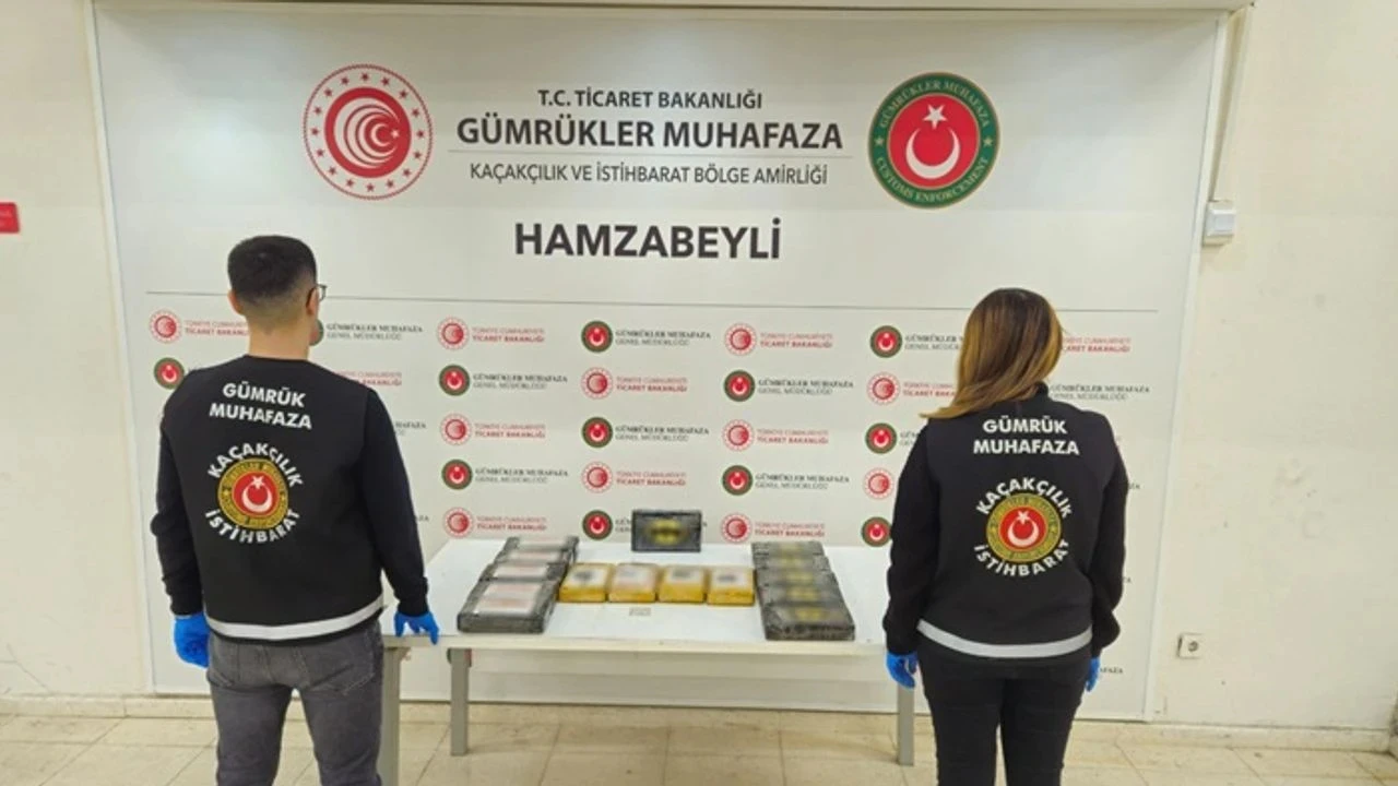 Bakanlık duyurdu! Zehir tacirlerine 43 milyonluk darbe Ticaret Bakanlığı, Sabiha Gökçen Havalimanı, Hamzabeyli ve Kapıköy gümrüklerinde gerçekleştirilen