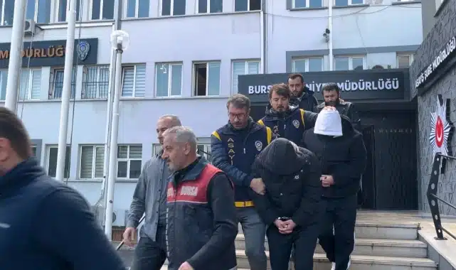 Bursa’da ‘Otomobil Çetesine’ operasyon! 6 Şubat depreminde ağır hasar alıp kullanılmaz hale gelen araçların