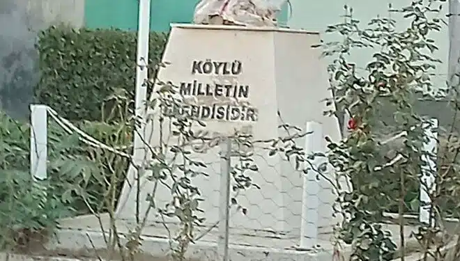 İzmir’de Atatürk büstlerine saldırı Türkiye Cumhuriyeti’nin kurucusu Gazi Mustafa Kemal Atatürk’ün ölüm yıl dönümünde,