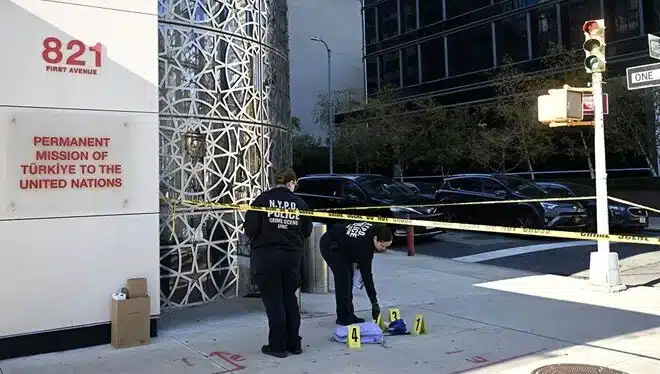 New York’ta bıçaklı saldırıda 2 ölü! New York Polis (NYPD), saldırıların Manhattan‘da, 30. Sokak civarında meydana