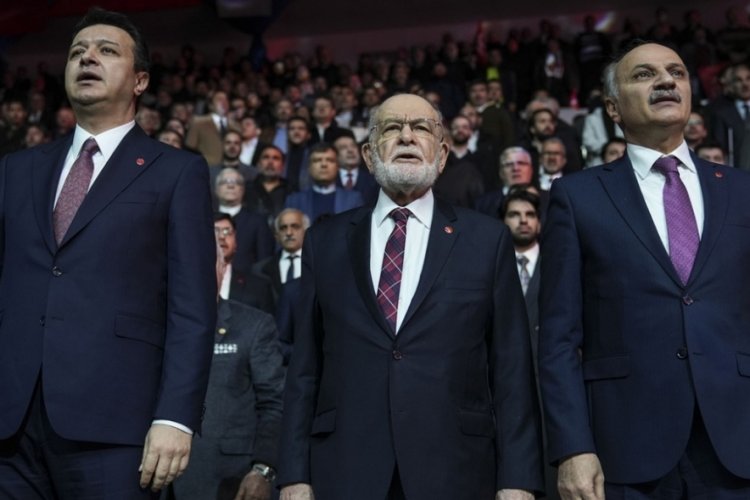 Saadet Partisi’nde kongre heyecanı: Karamollaoğlu’dan veda konuşması Atatürk Spor Salonu‘nda toplanan Saadet Partisinin 9. Olağan Büyük Kongresi‘nde