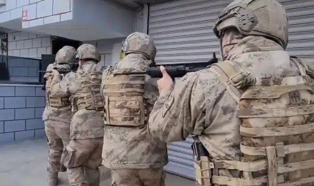 7 ilde”Siberağ-10″ operasyonu! 48 kişi gözaltına alındı İçişleri Bakanı Ali Yerlikaya, 7 ilde düzenlenen “Siberağ-10” operasyonlarının detaylarını