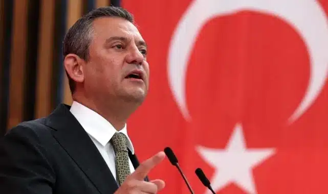 CHP Lideri Özel’den ‘Asgari ücret’ açıklaması Cumhuriyet Halk Partisi (CHP) Genel Başkanı Özgür Özel, partisinin TBMM