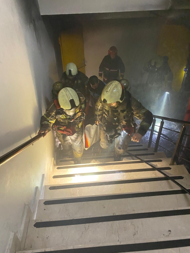 Bursa’da özel okulda yangın! 1 ölü Edinilen bilgiye göre, olay Bursa’da Mudanya yolu Çağrışan Mahallesi’ndeki özel