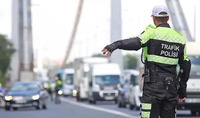 Denetimler sıklaşıyor! Bakan Yerlikaya rakamları paylaştı İçişleri Bakanı Ali Yerlikaya, “Zorunlu Mali Sorumluluk Sigortası” denetimlerine ilişkin