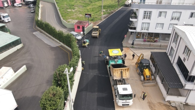 Bursa Yıldırım’da çalışmalar hız kesmeden devam ediyor Bir taraftan ilçeye yeni ulaşım arterleri kazandıran Yıldırım Belediyesi, diğer