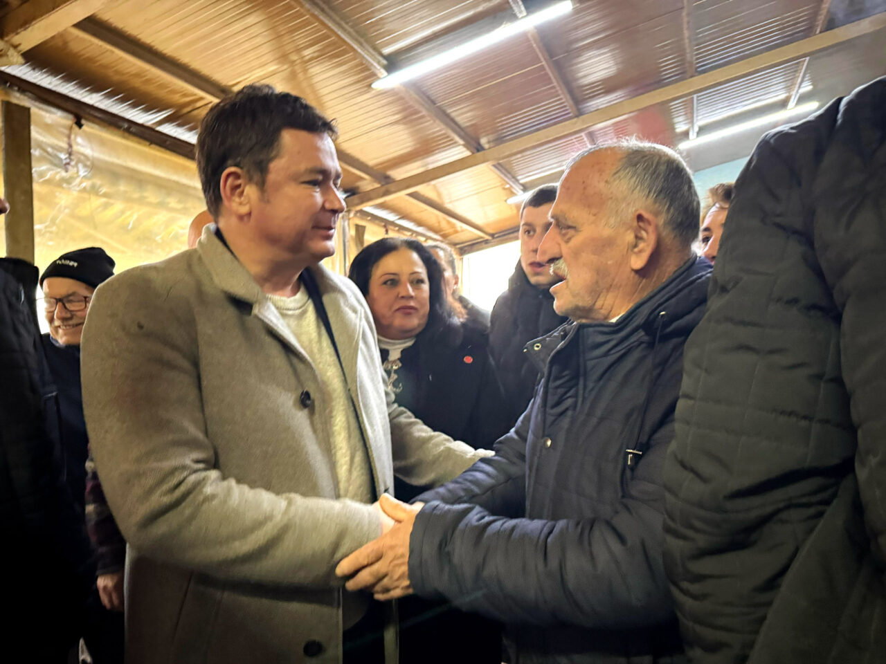 Başkan Aydın’dan mahallelere ziyaret! Osmangazi Belediye Başkanı Erkan Aydın, göreve geldiği günden itibaren Osmangazi’nin