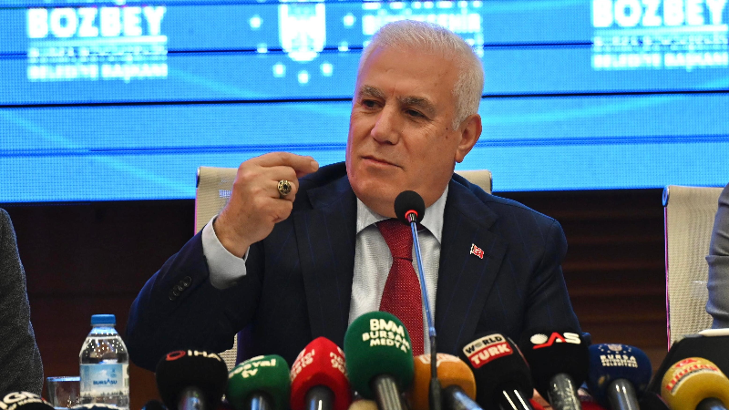 Bursa Büyükşehir Belediye Başkanı Bozbey’den başsağlığı mesajı Kaza ihbarının ardından bölgeye çok sayıda sağlık ve arama kurtarma