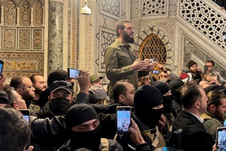 HTŞ lideri Ahmed Eş Şera’dan yaptırım mesajı Heyet Tahrir Şam (HTŞ) lideri Ahmed Eş Şera, İngiliz yayın