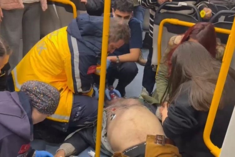 Bursa’da metroda kalp krizi geçirdi! Bursa’da metroyla seyahat eden bir kişi seyir halindeyken Nilüfer ilçesi
