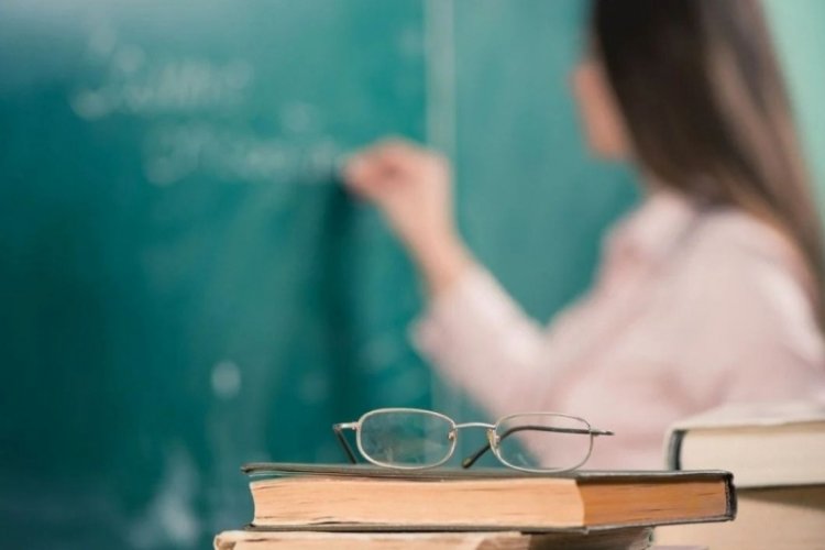Öğretmenlerin mazerete bağlı yer değişikliği için başvurular 30 Aralık’ta başlıyor Milli Eğitim Bakanlığınca öğretmenlerin mazerete bağlı yer değiştirme işlemlerine ilişkin