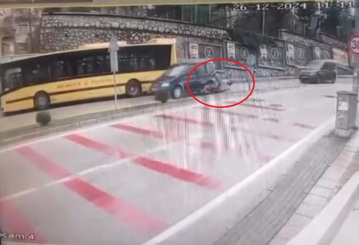 Bursa’da yardım etmek isterken kaza yaptı! Olay, merkez Yıldırım ilçesi Yenimahalle Mahallesi Şehit Astsubay Oksan Altanay