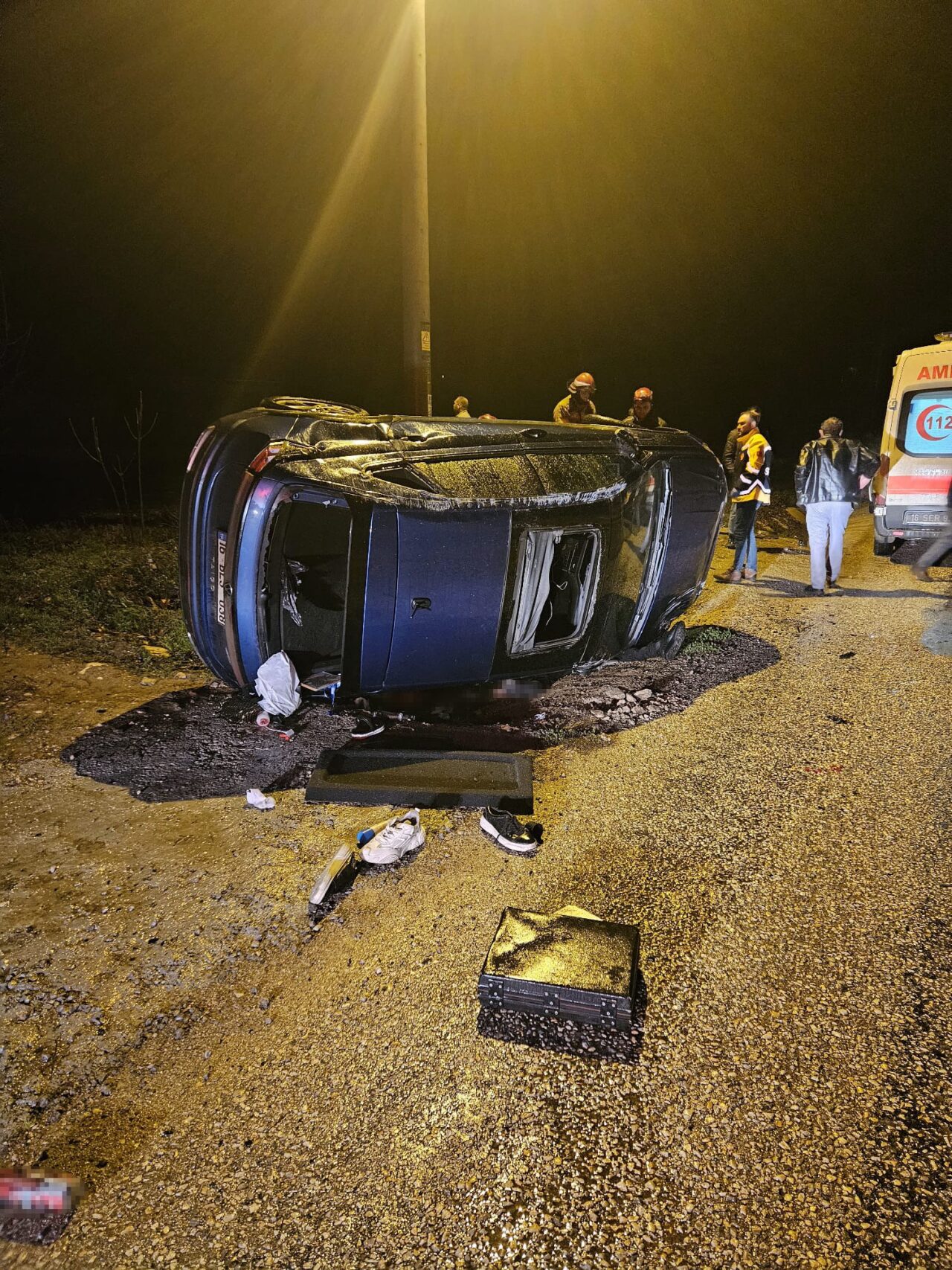 Bursa’da takla atan otomobilin altında kalarak can verdi! Kaza, Kestel’in ilçesi Babasultan Mahallesi yolu üzerinde meydana meydana geldi.