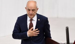 Kütahya Milletvekili Ali Fazıl Kasap, Saadet Partisi‘nden istifa ederek CHP’ye