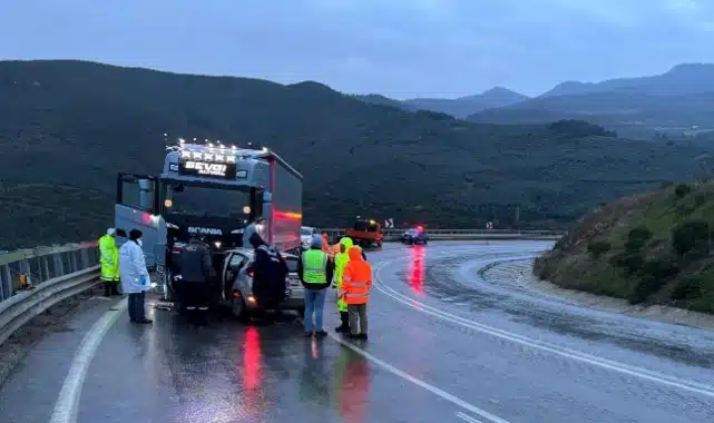 Bursa’da feci kaza: Ölü ve yaralılar var! Kaza, İznik ilçesi İznik-Yenişehir yolu Derbent mevkiinde meydana geldi. Edinilen
