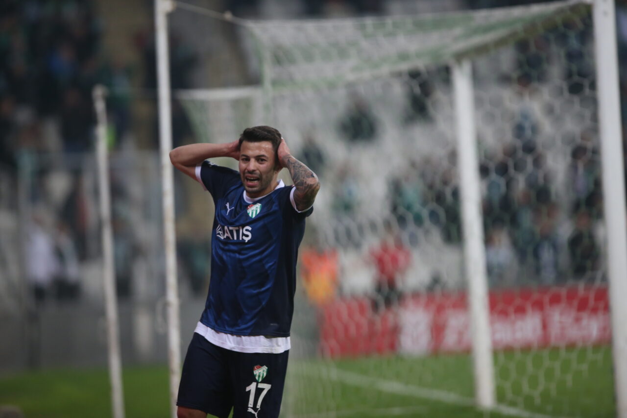 Bursaspor penaltılarda kupaya veda etti! Bursaspor penaltılarda kupaya veda etti! Bursaspor, Ziraat Türkiye Kupası’na 4.