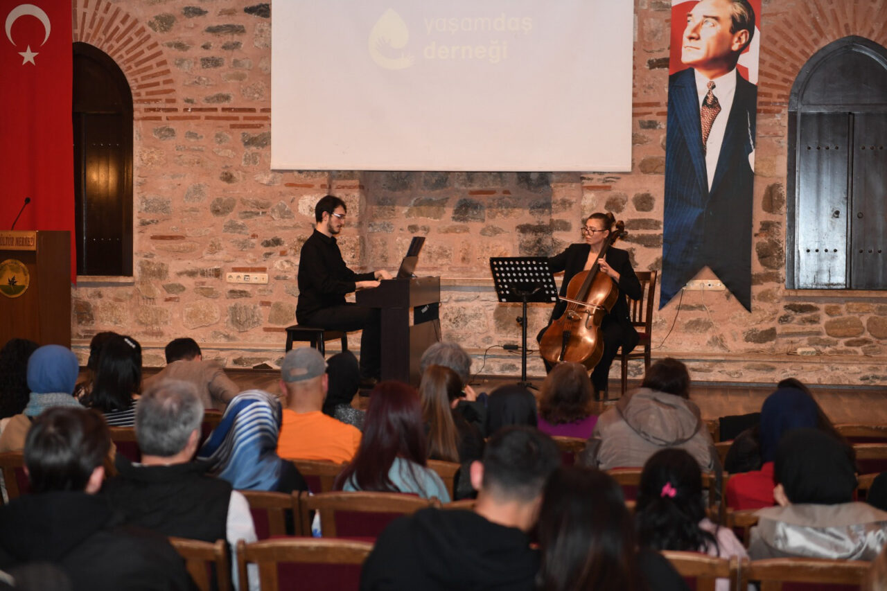 Osmangazi’de büyüleyici klasik müzik konseri Osmangazi Belediyesi, düzenlemiş olduğu konserler ile Osmangazilileri müziğin büyülü dünyasında