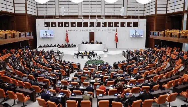 TBMM’de 2025’in ilk gündemi yeni anayasa olacak! Siyasette gündem yeni anayasa çalışmaları. Anayasa için ikinci tur görüşmeleri