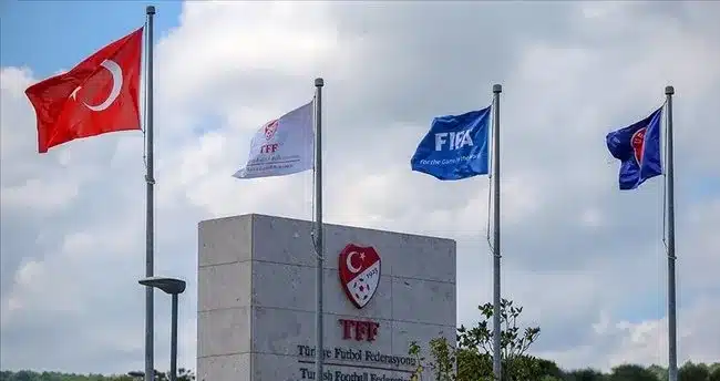 PFDK sevkleri açıklandı: Üst düzey isimler de var! Türkiye Futbol Federasyonu Hukuk Müşavirliği’nce 17.12.2024 tarihinde Profesyonel Futbol Disiplin
