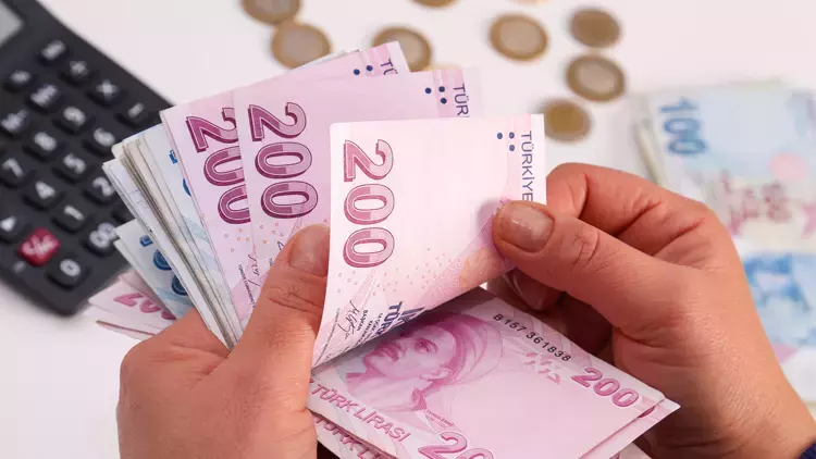 Asgari ücrette flaş gelişme! Türk-İş saat verdi Asgari ücrette flaş gelişme! Türk-İş saat verdi… Türk-İş kamuoyundan gelen