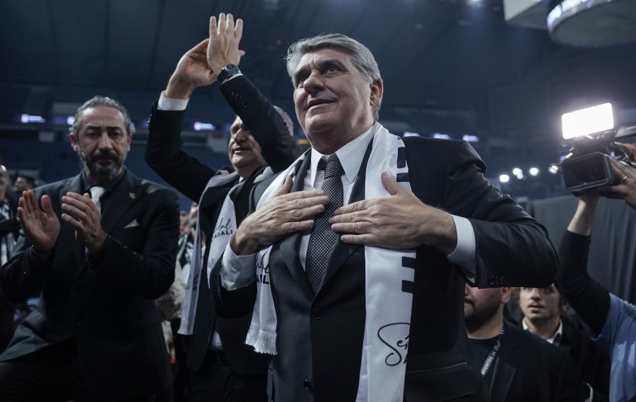 Beşiktaş’ın yeni başkanı Serdal Adalı oldu! Beşiktaş’ta seçim heyecanı yaşandı… Hasan Arat’ın istifası sonrası olağanüstü seçimli