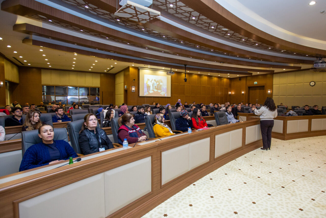 Bursa Büyükşehir’den ‘emzirme ve anne sütünün önemi farkındalık eğitimi’ Büyükşehir Belediyesi İnsan Kaynakları ve Eğitim Dairesi Başkanlığı Personel Geliştirme