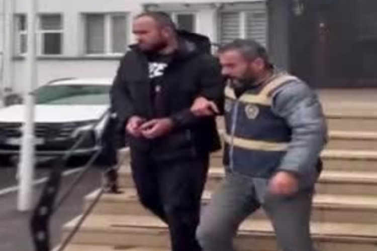 Bursa’da 27 yıl 6 ay hapis cezası olan adam eşya taşırken yakalandı! ‘Uyuşturucu ticareti yapmak’ suçundan 27 yıl 6 ay hapis cezası