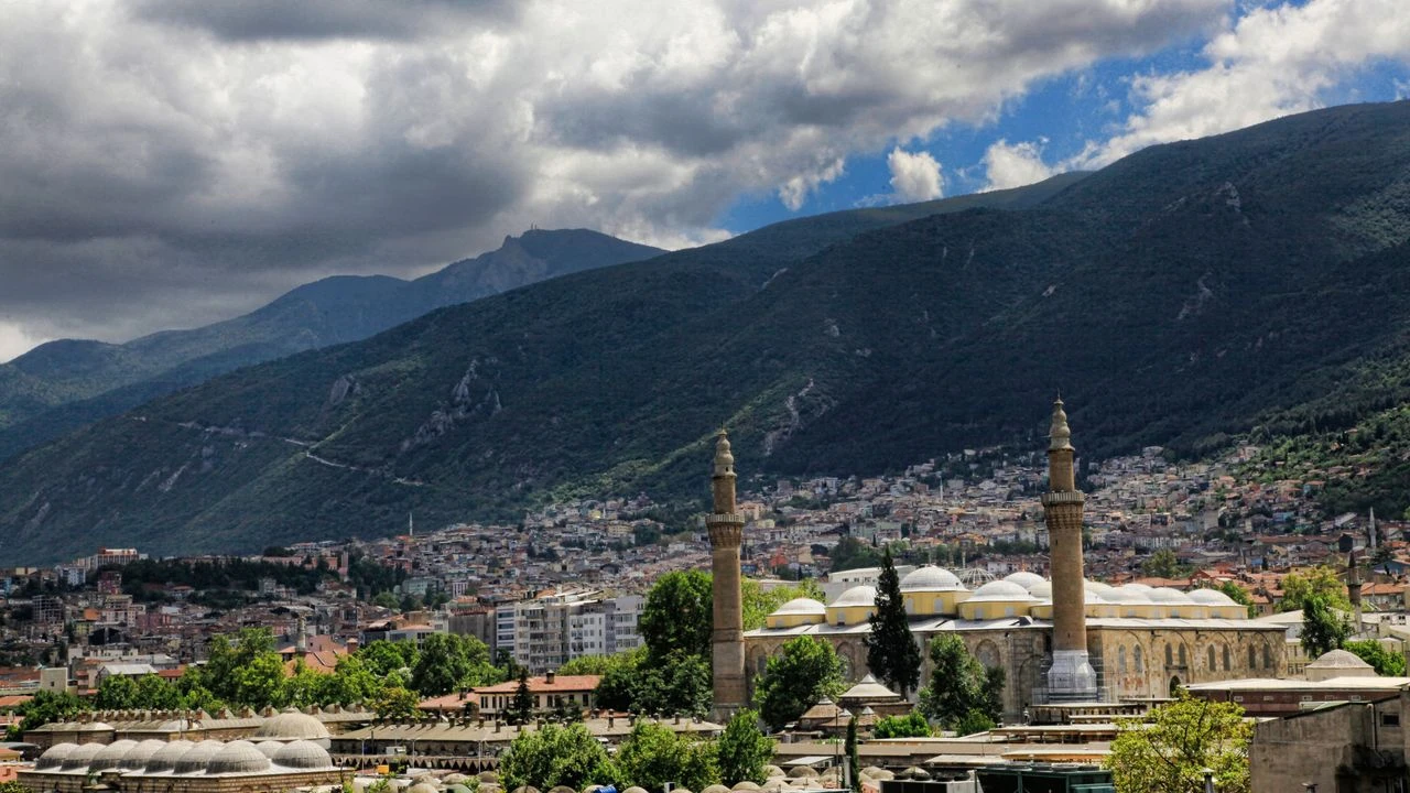 Bursa’da bugün hava nasıl olacak? Meteoroloji Genel Müdürlüğü’nün (MGM) Bursa için yaptığı son tahminlere göre,