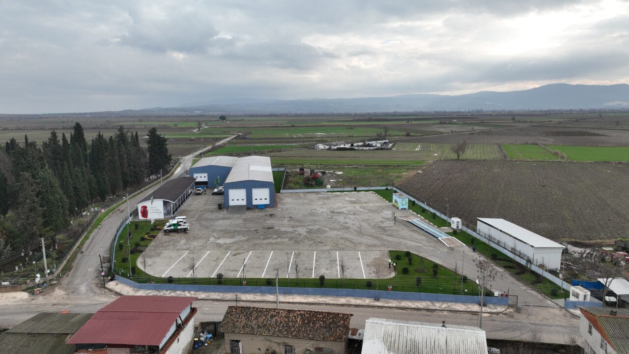 Bursa Büyükşehir, örnek tarım tesisini açıyor! Yaklaşık 24 milyon hektarlık ekilebilir tarım arazisine sahip olan Türkiye’de,