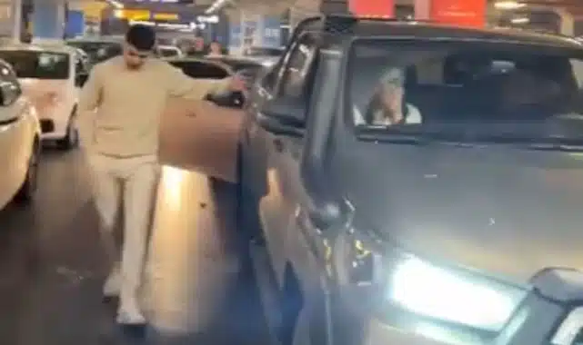 Bursa’da trafikten dolayı kontak kapattılar! Bursa’da trafikten dolayı kontak kapattılar. Merkez Osmangazi ilçesi Terminal Yolu
