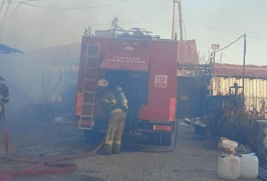 Bursa’da bir evde çıkan yangın, hasara yol açtı! İlçeye bağlı kırsal Yeniyörük Mahallesi’nde Cengizhan Demirtaş‘a ait evde henüz