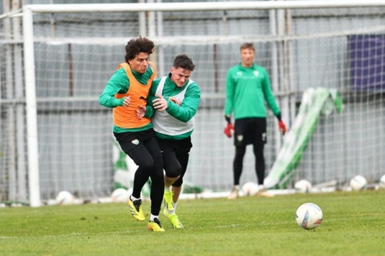Bursaspor, Van Spor maçı hazırlıklarına başladı! Bursaspor, sahasında Artı Değer Van Spor FK ile oynayacağı Ziraat