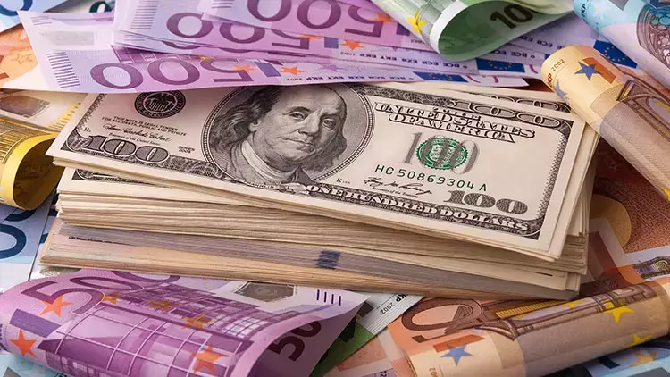 Dolar- Euro bugün ne kadar? Ekonomik ve finansal kararlar üzerinde önemli etkilere sahip olan dolar
