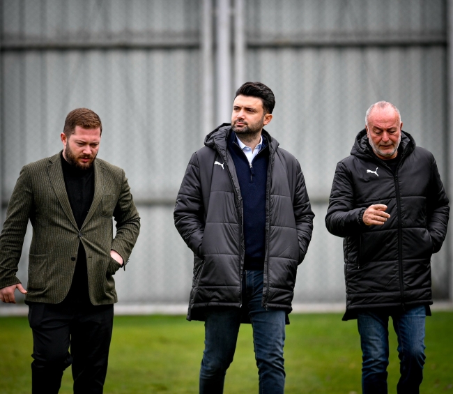 Bursaspor o transferleri bekliyor Ara transfer dönemine hızlı girerek Halil Akbunar ve Baran Başyiğit'i