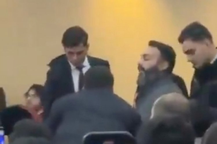 Cumhurbaşkanı Erdoğan’ı protesto eden 9 kişi tutuklandı! NE OLMUŞTU? Erdoğan, “Kırılma Noktasında Bir Dünya: Krizleri ve Dönüşümleri