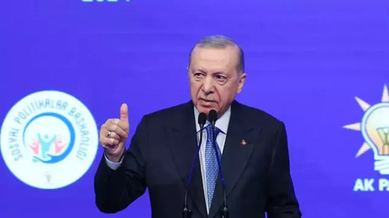 Cumhurbaşkanı Erdoğan: Türk beklenendir, Türk yolu gözlenendir Engelsiz Türkiye programı vesilesiyle sizlerle bir araya gelmenin bahtiyarlığını yaşıyorum.