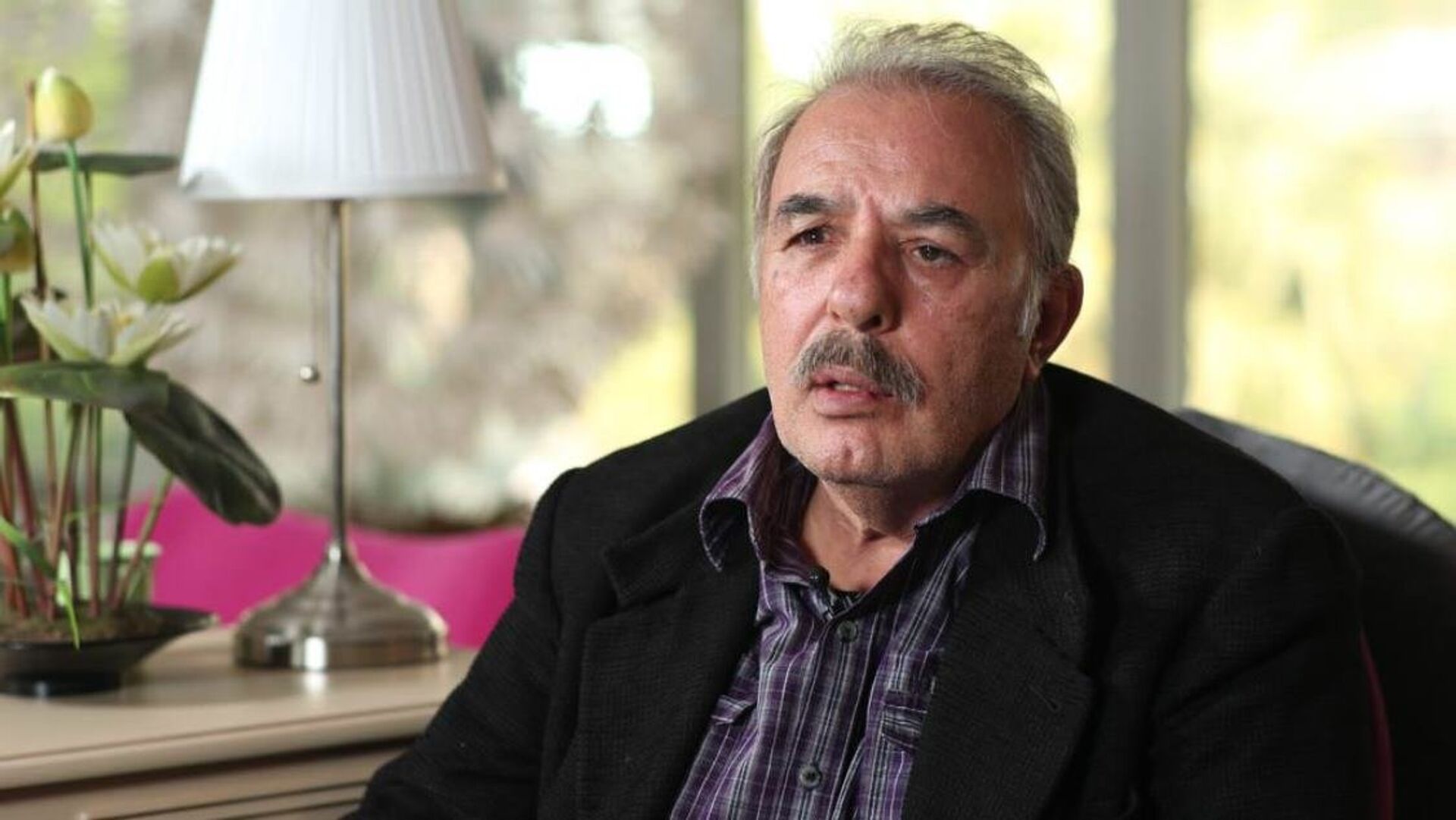 Ferdi Tayfur yoğun bakıma alındı! Muğla‘nın Marmaris ilçesindeki evinde önceki gün aniden fenalaşan Ferdi Tayfur,