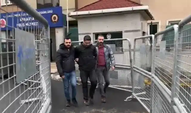 Bursa’da 15 yıl hapis cezasıyla aranan şahıs yakalandı! Bursa‘da 15 yıl kesinleşmiş hapis cezası ile ‘cinsel istismar‘ suçundan